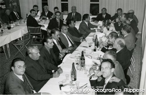 1967 pranzo con l'amministrazione comunale e tutti i dipendenti-20